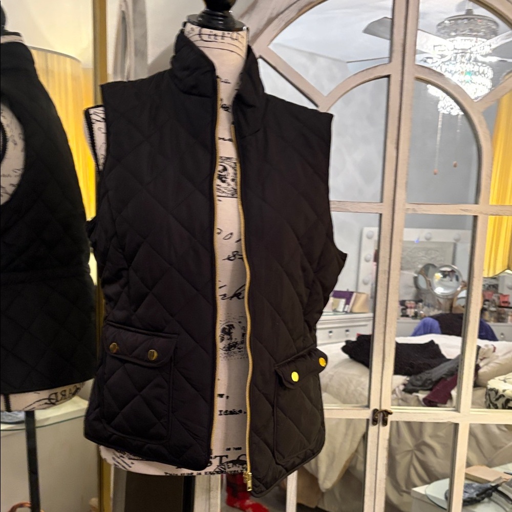 St. John's Bay Black Quilted Vest